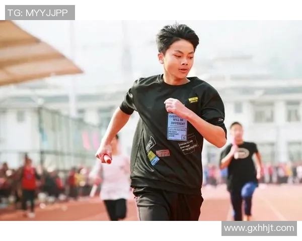 足球明星陈启诺的传奇之路与奋斗精神激励年轻一代的成长与追梦